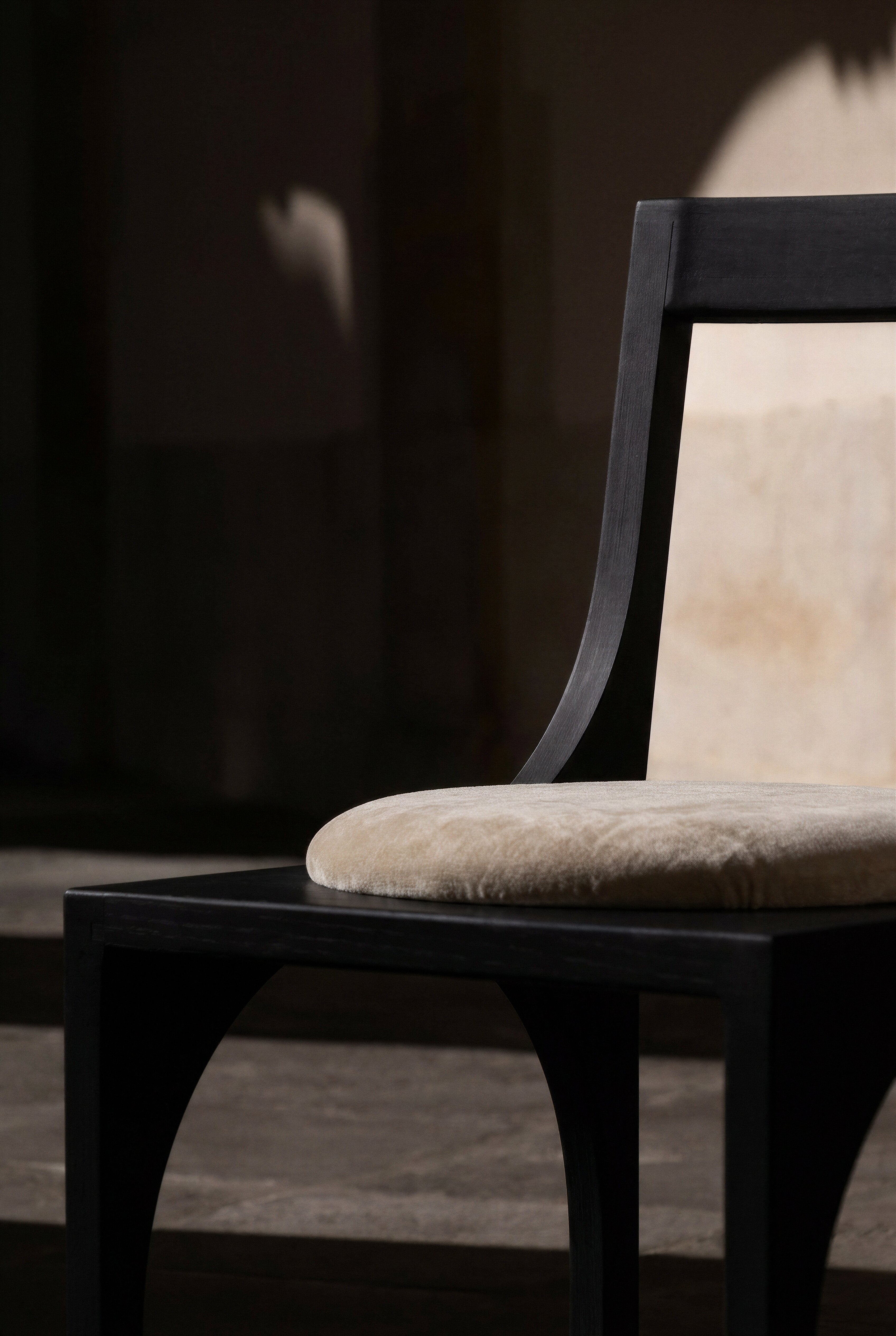 Chaise Calyx