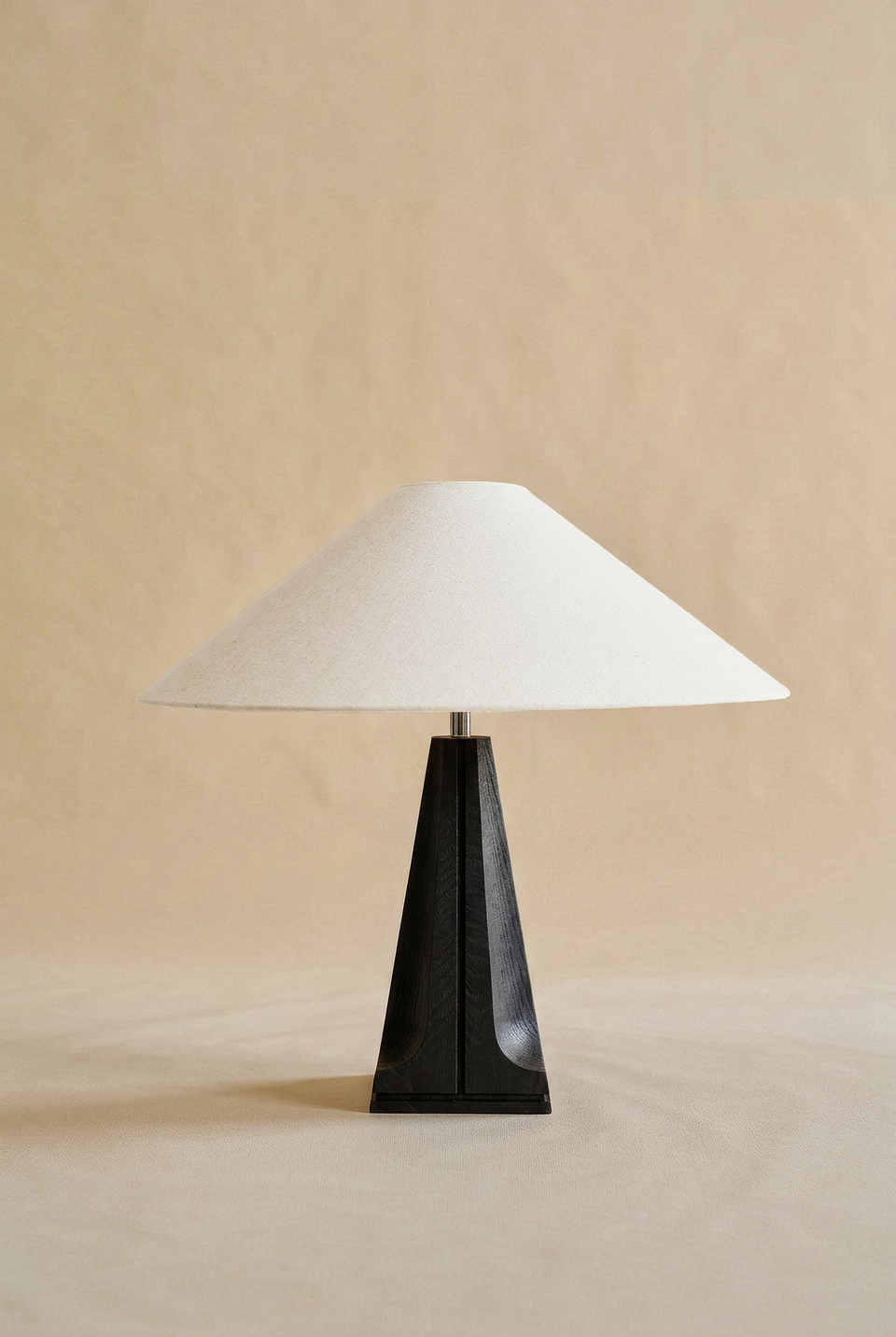 TIHUACAN Table lamp ‚Äî Frêne noir